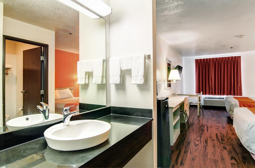 Motel 6-Columbia, Mo - East Екстер'єр фото