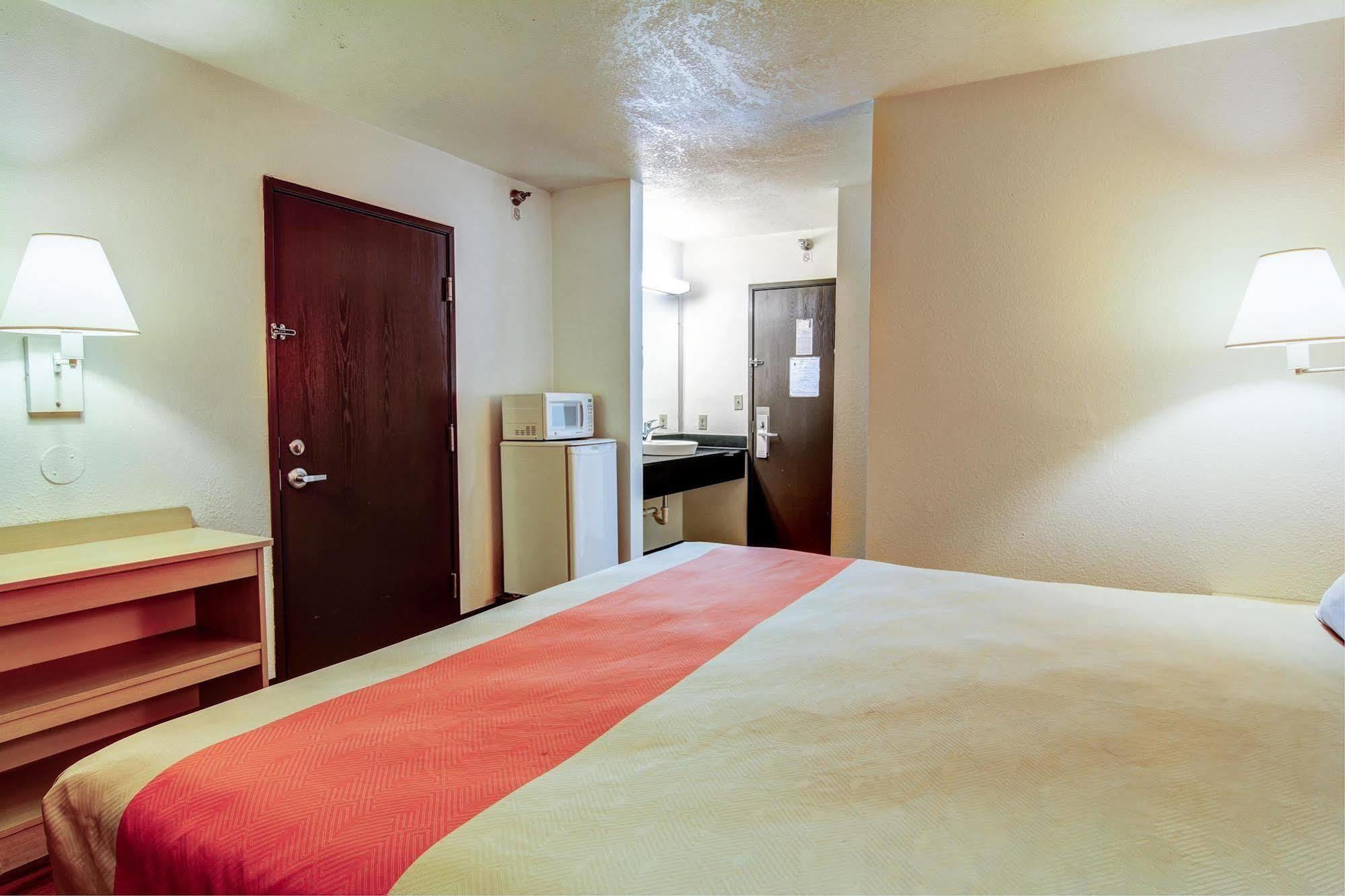 Motel 6-Columbia, Mo - East Екстер'єр фото